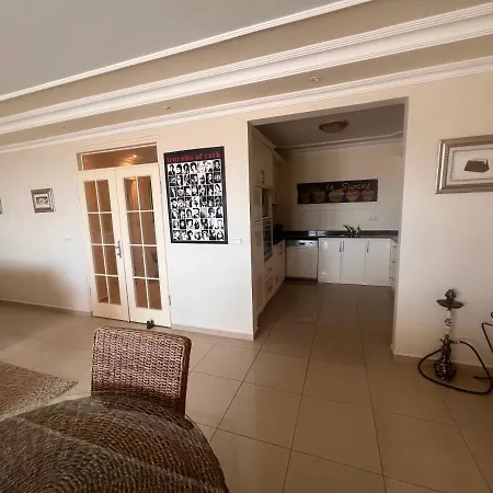 Апартаменти Resident Gold Bau 3 *