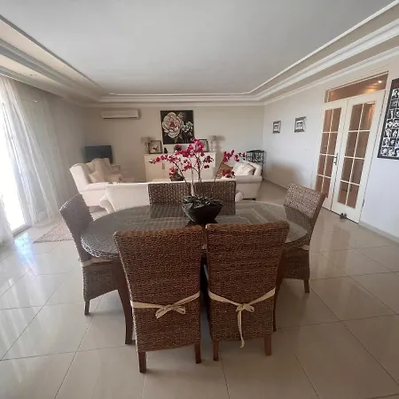 Resident Gold Bau 3 Апартаменти *